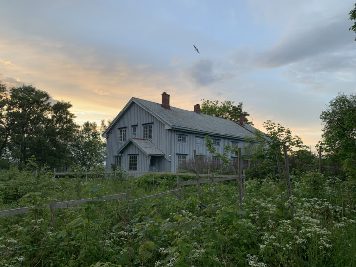 Alstahaug prestegård
