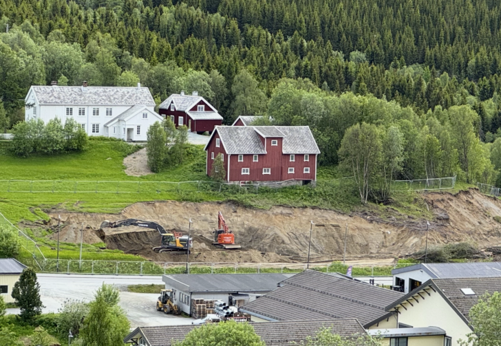 Graving og bygging er i gang i Lyngen.